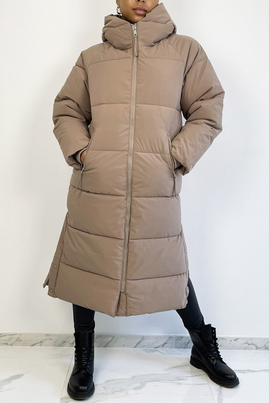 Long, thick taupe down jacket with hood and pockets - 8