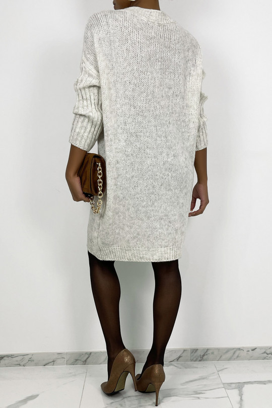 Very soft beige V-neck sweater dress made of wool - 4