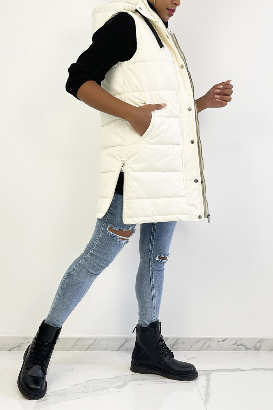 Thick white sleeveless down jacket with hood and pockets - 3