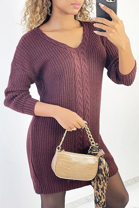 Robe pull droite mi-longue bordeaux avec détail à tresse avec col V - 2