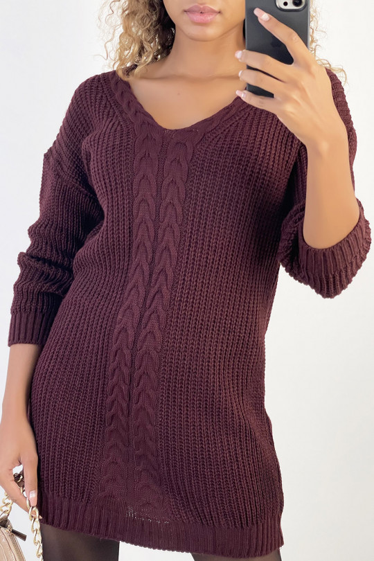 Robe pull droite mi-longue bordeaux avec détail à tresse avec col V - 3