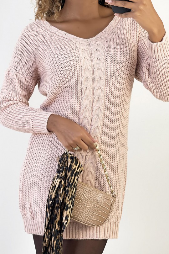 Robe pull droite mi-longue rose avec détail à tresse avec col V - 3 Robe pull droite mi-longue rose avec détail à tresse avec col V - 3