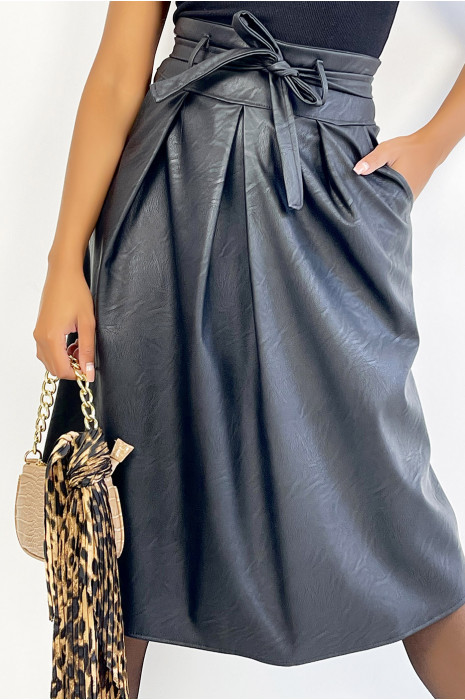 Zwarte gezwollen midirok van imitatieleer met zakken en riem - 2