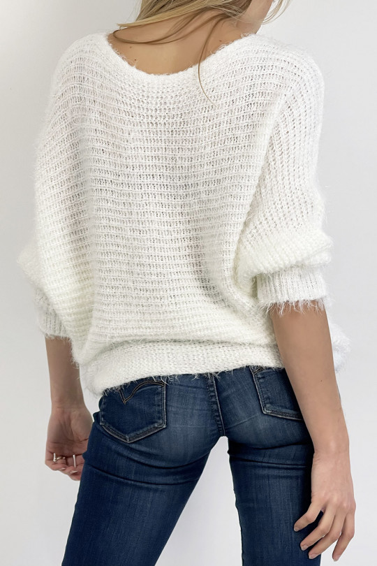 Pull blanc col rond effet maille très doux, allie style et simplicité - 3 Pull blanc col rond effet maille très doux, allie style et simplicité - 3