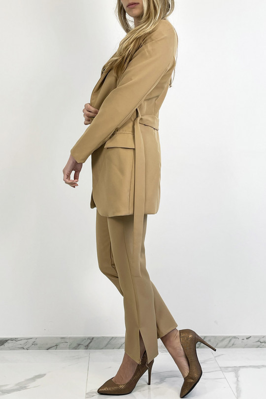 EnCCmble chic and trendy camel suit with a straight cut, bell-bottom pants and belt at the waist - 3