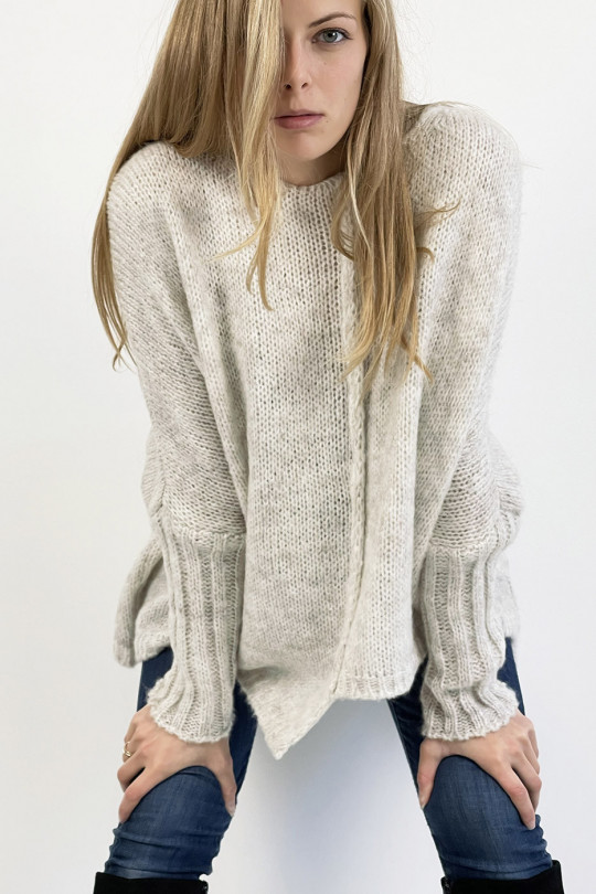 Long loose beige knit effect sweater with braid detail in the center - 3