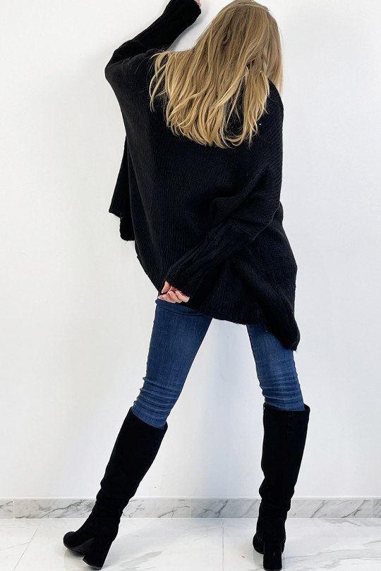 Long loose black mesh effect sweater with braid detail in the center - 5