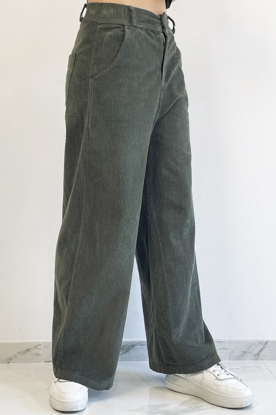 Kaki fluwelen palazzo broek met zakken. Mode vrouw broek - 1