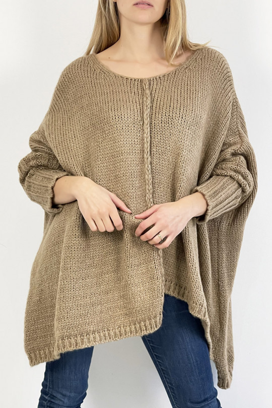 Long loose camel mesh-effect sweater with braid detail in the center - 3