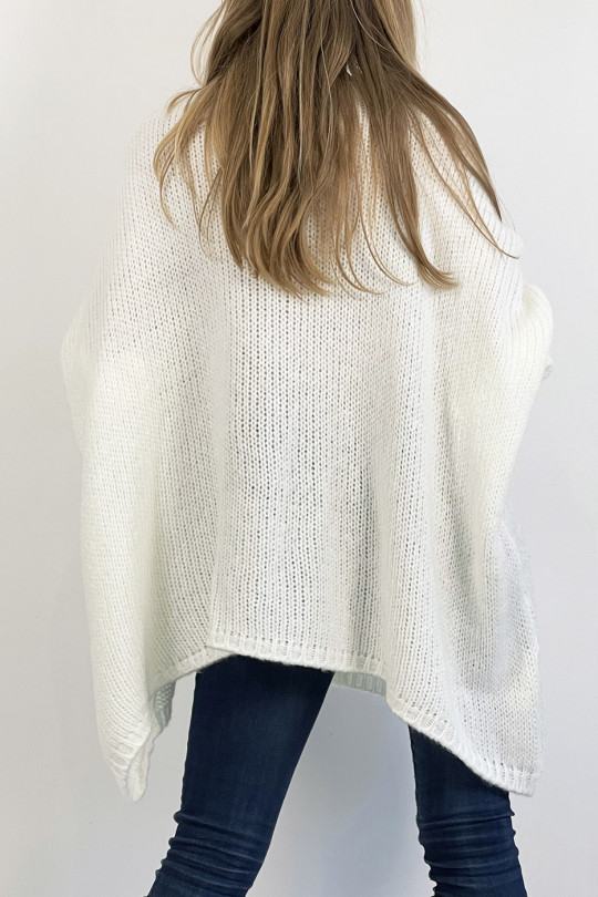 Long loose-fit white knit-effect sweater with braid detail in the center - 6