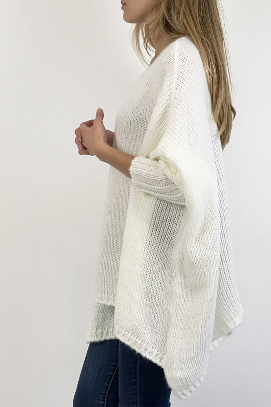 Long loose-fit white knit-effect sweater with braid detail in the center - 7