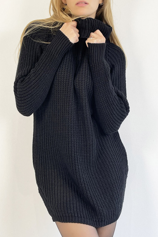 Black turtleneck sweater dress with straight cut mesh effect slightly split on the sides - 4