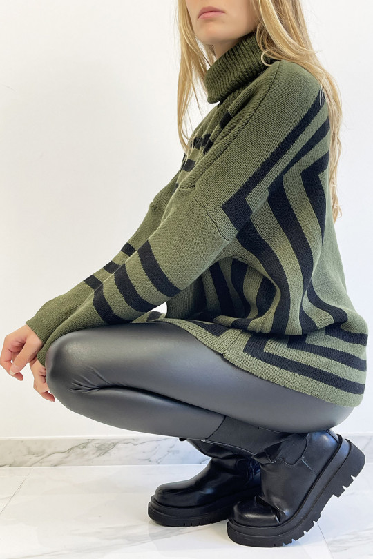 Khaki turtleneck sweater with a geometric shape pattern that restructures the silhouette - 3