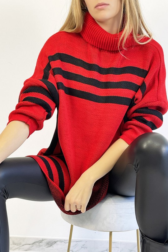 Pull rouge col roulé effet maille motif forme géométrique qui restructure la silhouette - 2 Pull rouge col roulé effet maille motif forme géométrique qui restructure la silhouette - 2