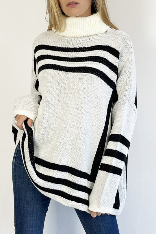 White turtleneck sweater with a geometric shape pattern that restructures the silhouette - 1
