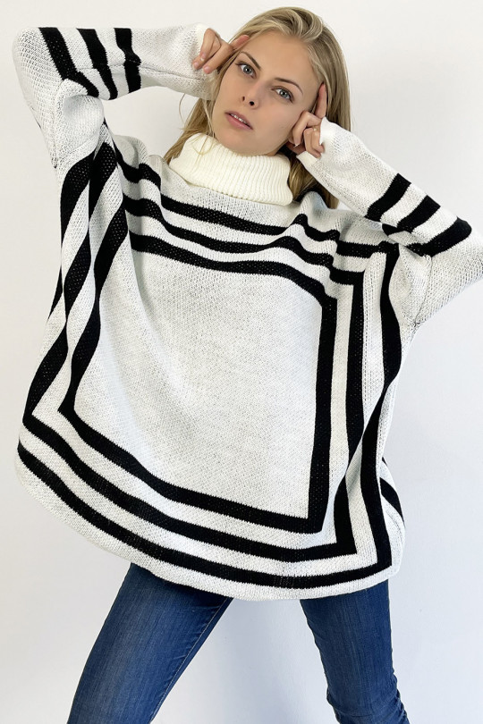 White turtleneck sweater with a geometric shape pattern that restructures the silhouette - 3