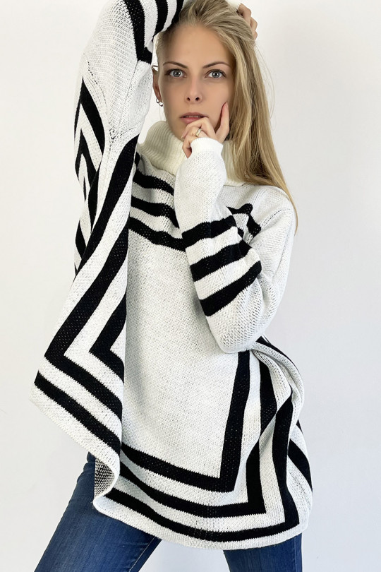 White turtleneck sweater with a geometric shape pattern that restructures the silhouette - 4