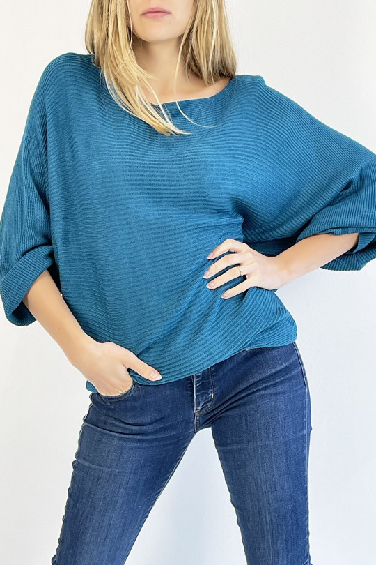 Long loose-fitting sweater in azure blue mesh effect with linear pattern and wide bat-effect sleeve - 3