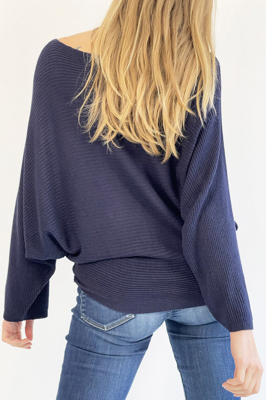 Long loose-fitting navy blue sweater with linear pattern mesh and wide bat-effect sleeve - 8