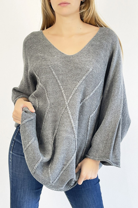 Pull anthracite long col V ample effet maille avec détail tricot de ligne en relief qui restructure la silhouette - 1