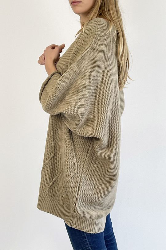 Pull camel long col V ample effet maille avec détail tricot de ligne en relief qui restructure la silhouette - 4