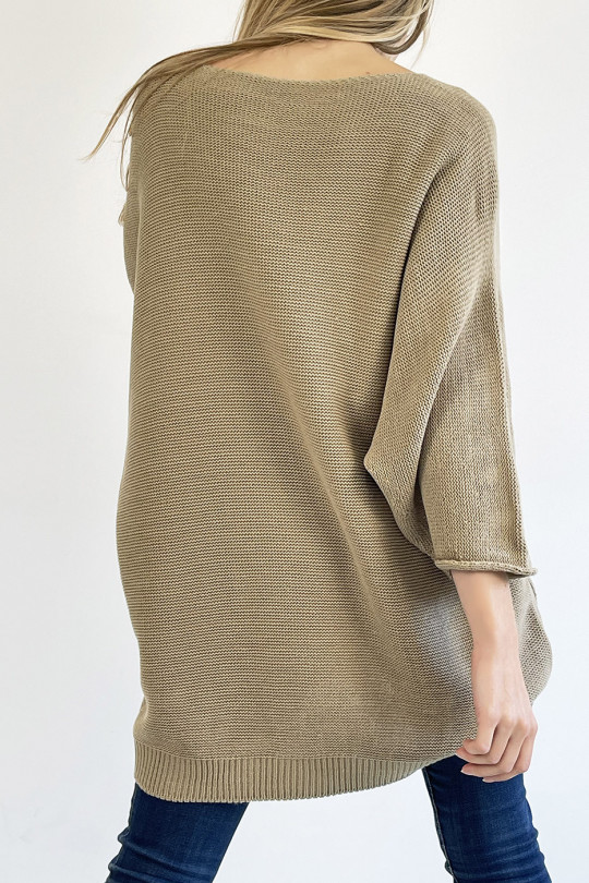 Pull camel long col V ample effet maille avec détail tricot de ligne en relief qui restructure la silhouette - 5
