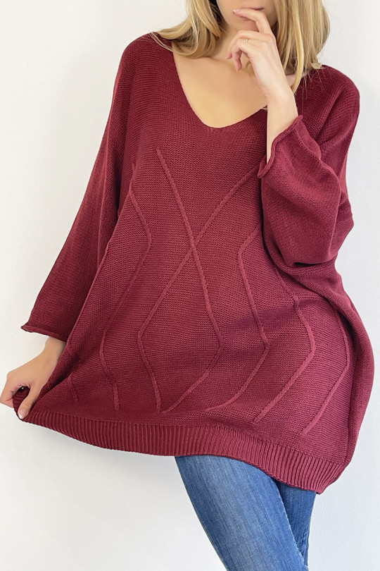 Long burgundy V-neck loose-fitting knit effect sweater with raised line knit detail that restructures the silhouette - 3