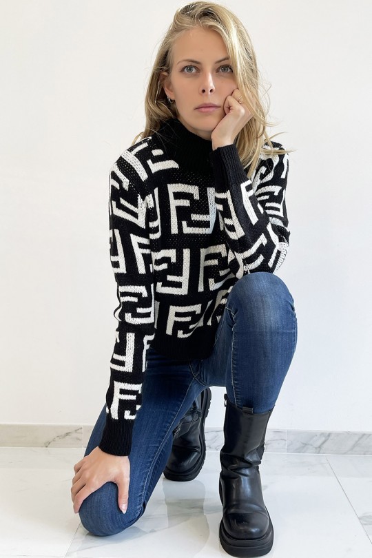 Soft short black sweater with high collar and mirrored F pattern in super trendy black, straight cut - 2