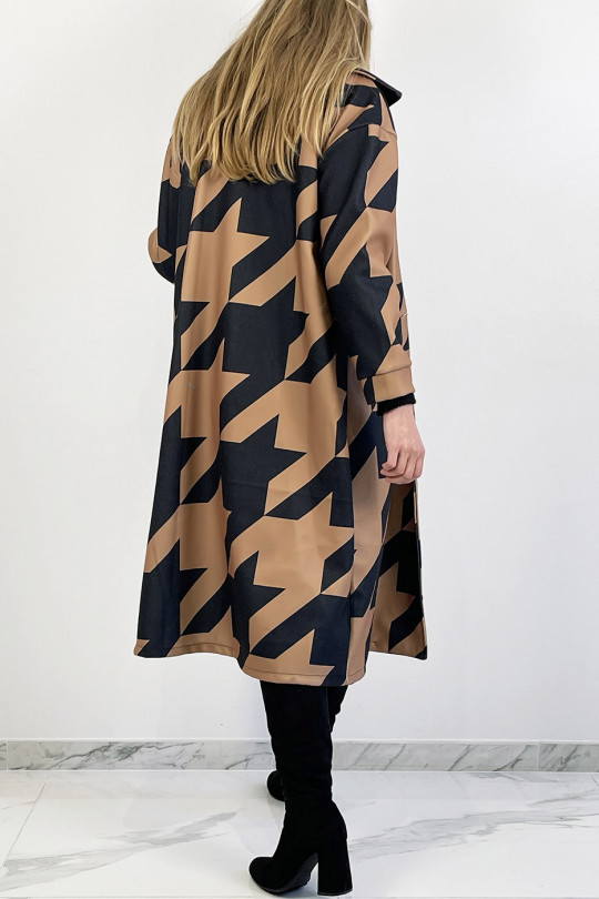 Camel mid-calf length coat in black geometric pattern with side pocket with lapel collar and raglan sleeves. - 2
