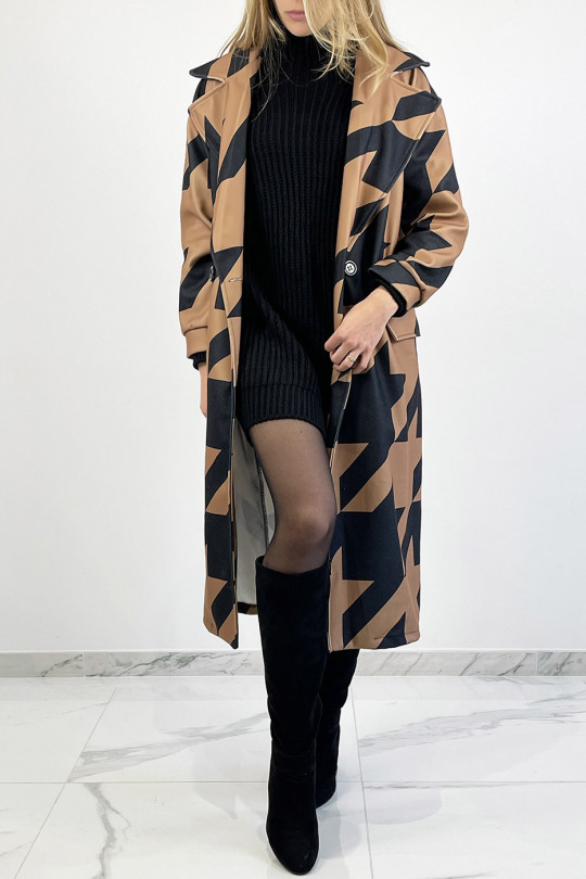 Camel mid-calf length coat in black geometric pattern with side pocket with lapel collar and raglan sleeves. - 7