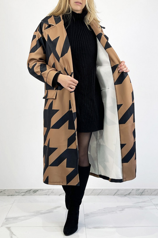 Camel mid-calf length coat in black geometric pattern with side pocket with lapel collar and raglan sleeves. - 8