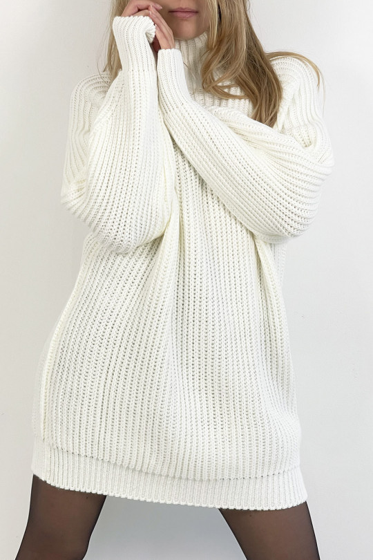 White knit effect sweater dress, straight cut, puff sleeves and high collar - 2
