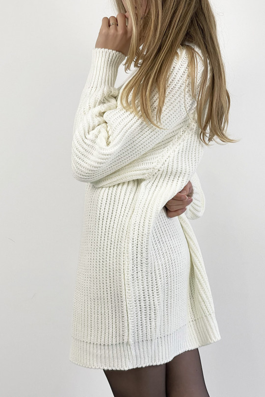 White knit effect sweater dress, straight cut, puff sleeves and high collar - 6