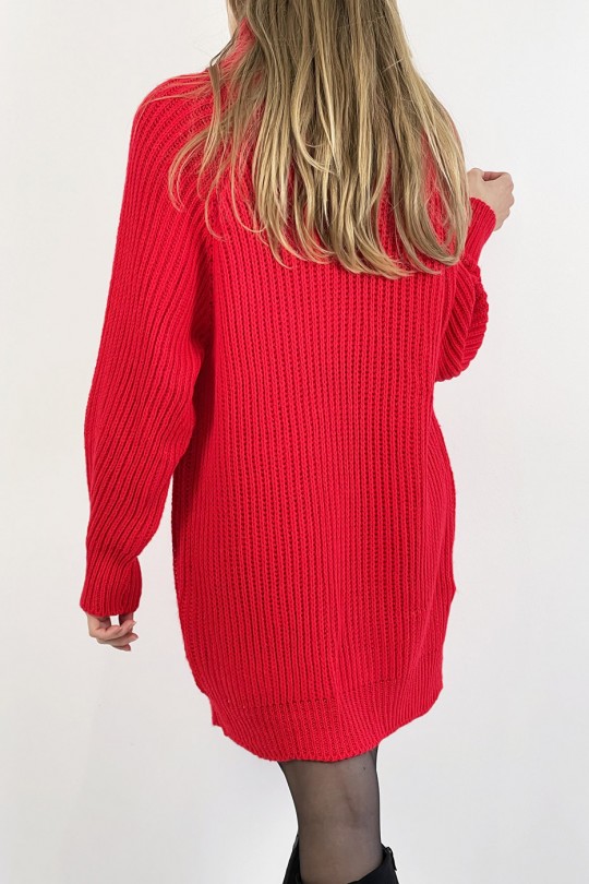 Rode trui-jurk met gebreide look, rechte snit met pofmouwen en hoge kraag - 3
