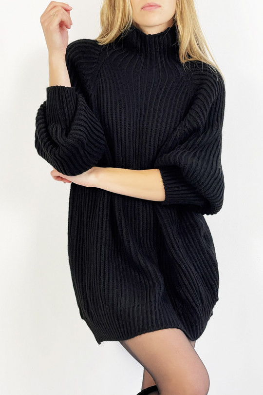 Zwarte trui-jurk met gebreid effect, rechte snit met pofmouwen en hoge kraag - 5