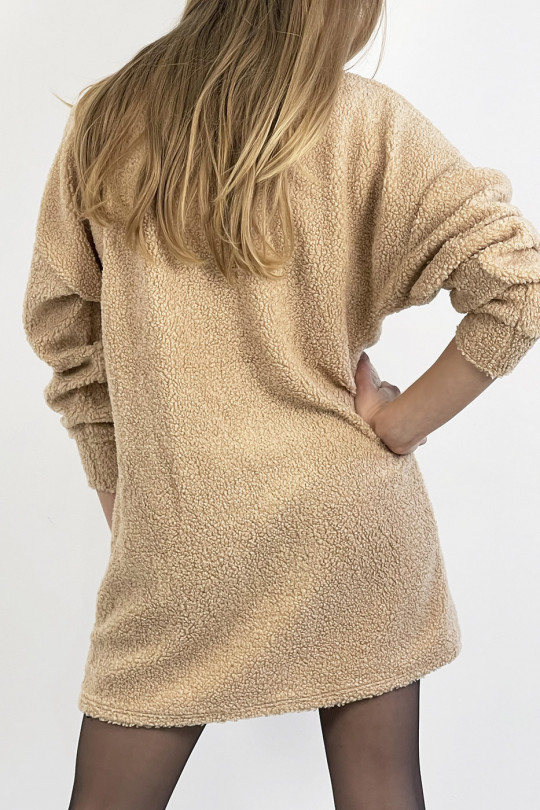 Korte beige sweaterjurk met moumoute-effect met hoge kraag, zacht, warm en comfortabel om te dragen - 3