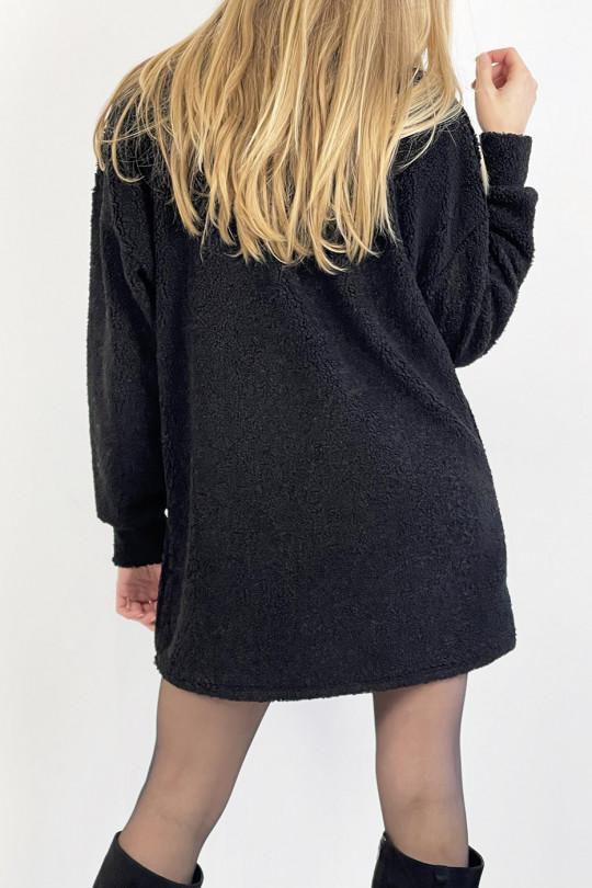 Korte zwarte sweaterjurk met hoge kraag, zacht, warm en aangenaam om te dragen - 4