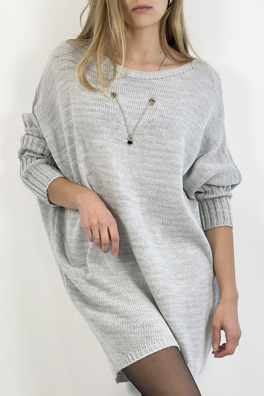 Gray sweater dress round neck mesh effect with pearl necklace encrusted in the center of the sweater and bat sleeve - 5