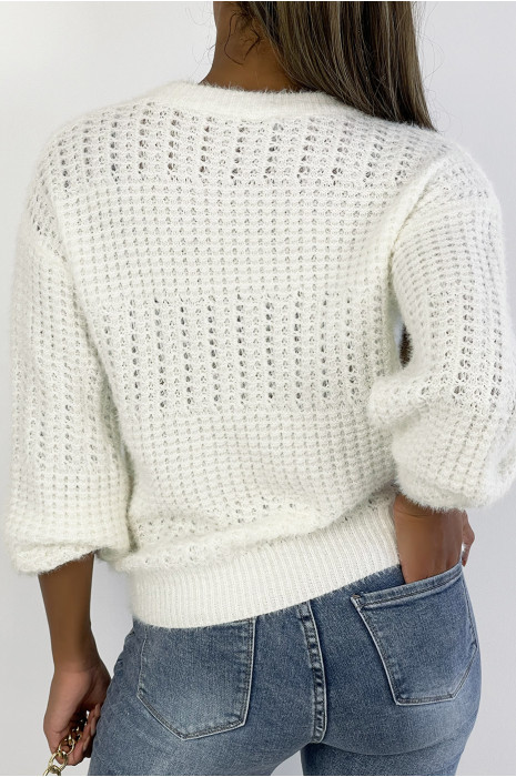 Pull blanc tombant et duveteux dans une belle matière chaude - 4