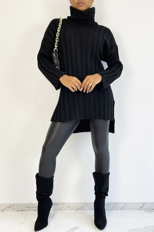 Black chunky turtleneck sweater with asymmetric length - 4