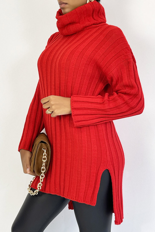 Thick red turtleneck sweater with asymmetric length - 3