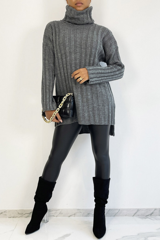 Gray chunky turtleneck sweater with asymmetric length - 5