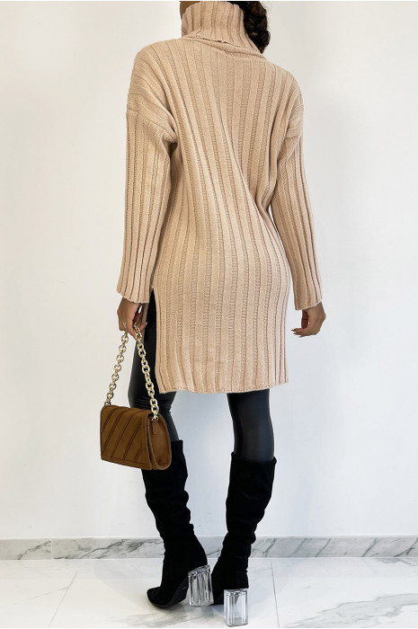 Pink chunky turtleneck sweater with asymmetric length - 1