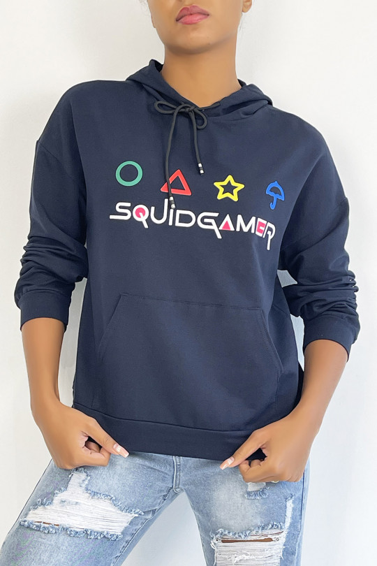 Marineblauwe hoodie met zak en SQUID GAMER-schrift - 2