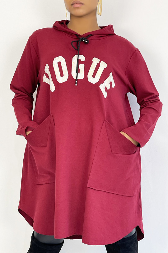 sweat très oversize rouge bordeaux à inscription VOGUE brillante - 3