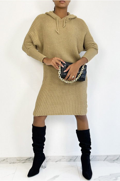 Robe pull oversize couleur camel en maille épaisse et à capuche avec manches chauves souris - 4
