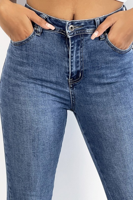 Blue high-waisted bell-bottom jeans with fitted slit at the push-up effect waist - 10