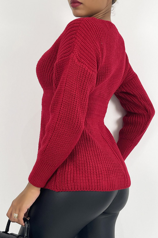 Pull mi-long rouge effet maille avec col plongeant cintré à la taille et manche ample serrée au poignet - 3
