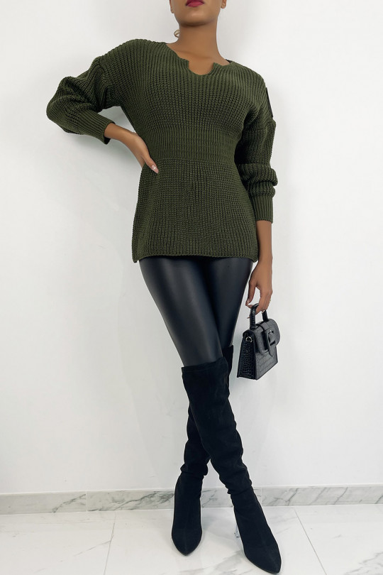Mid-length khaki-green knit-effect sweater with plunging collar cinched at the waist and loose sleeve tight at the wrist - 1