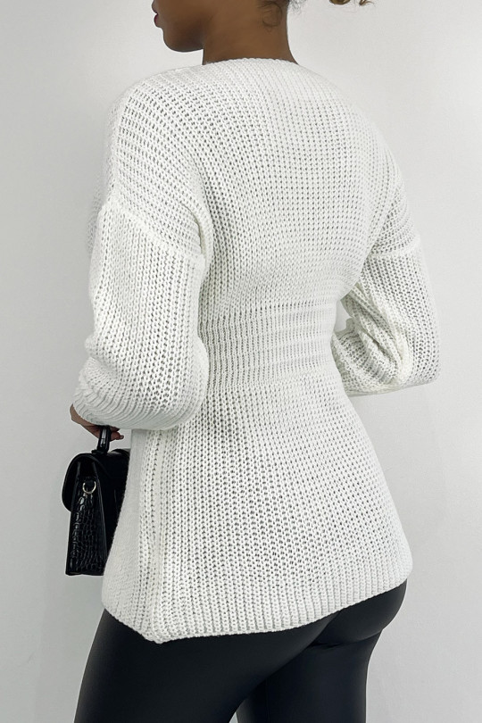 Mid-length white knit-effect sweater with plunging collar fitted at the waist and loose sleeve tight at the wrist - 1